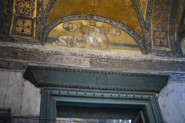 The Roman and Venetian fleets guarded the straits